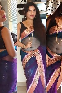 gorgeous Indian moms